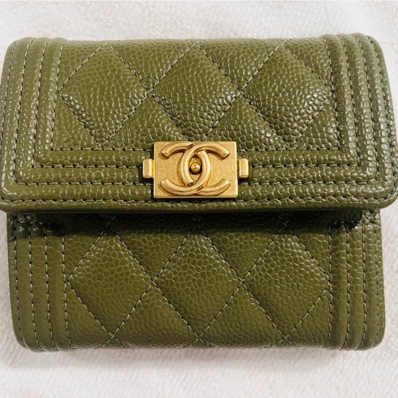 Chanel Olive Quilted Leather Wallet with Gold Accent - Picture 1 of 10